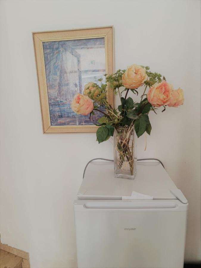 Small Double Room,1207174633:JPEG