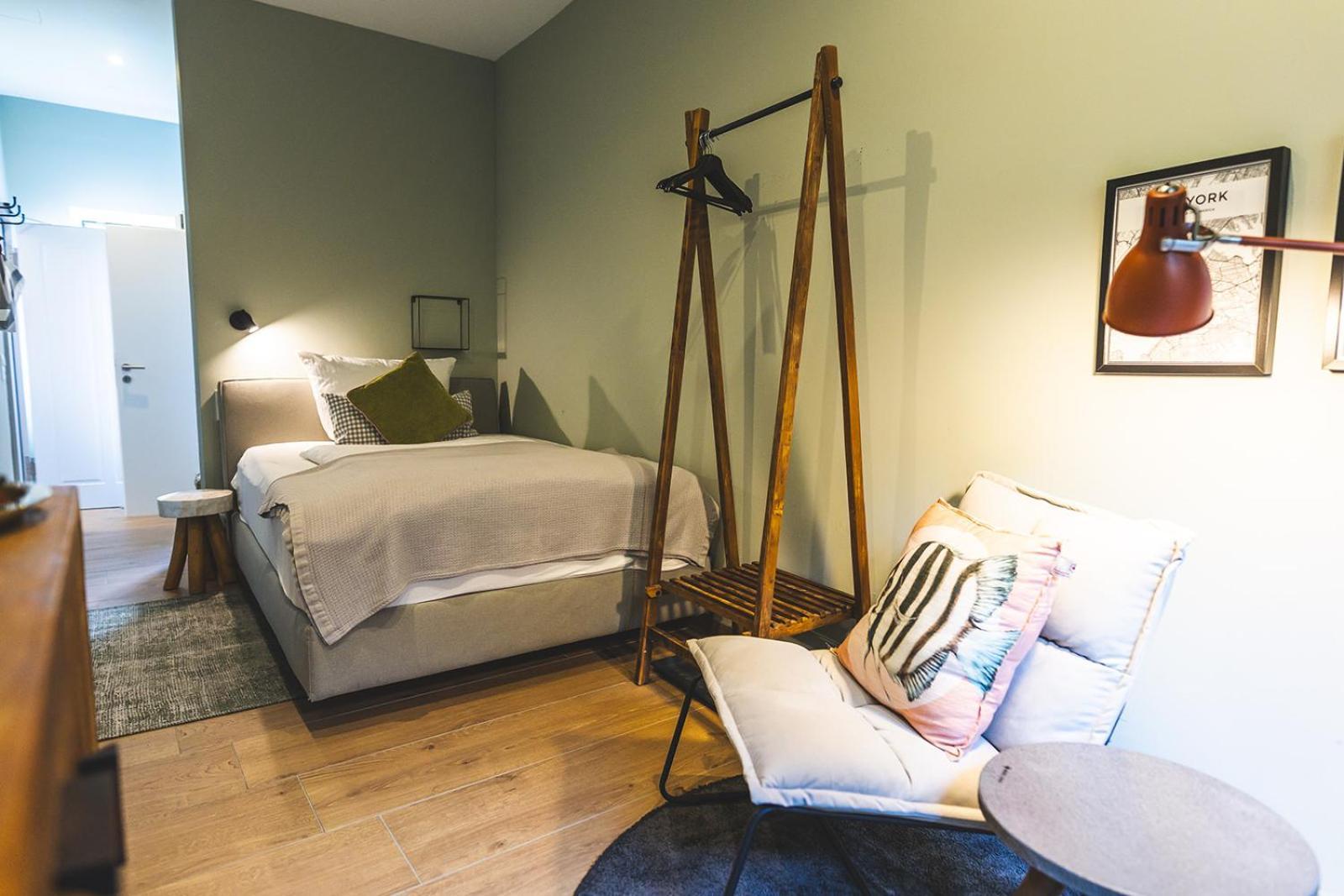 Single Room,1611059002:JPEG